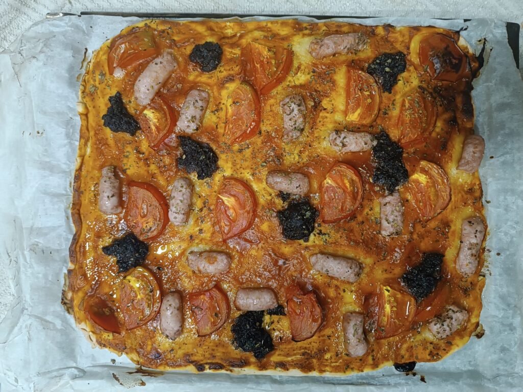 coca de salchichas y morcillas